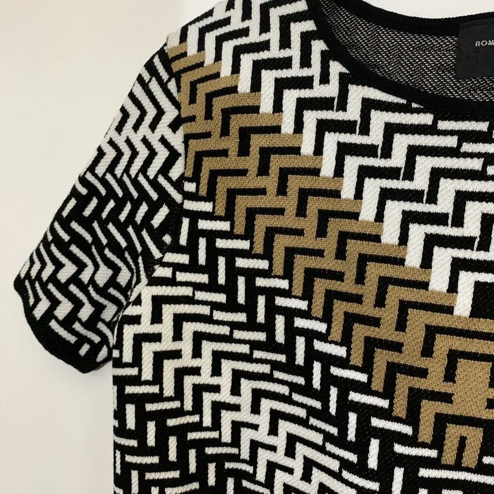 Romeo + Juliet Couture Cropped Chevron Sweater - Picture 5 of 9